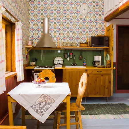 Koivulan Kartano Bed & Breakfast 2*