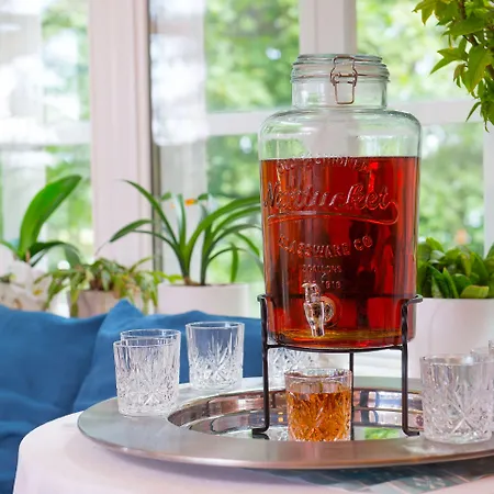 Koivulan Kartano Bed and Breakfast 2*