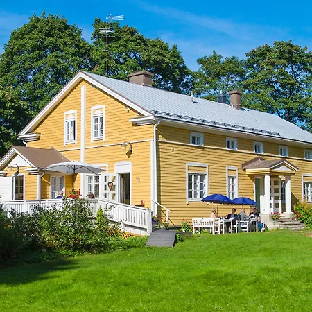 Koivulan Kartano Bed and Breakfast Lohja