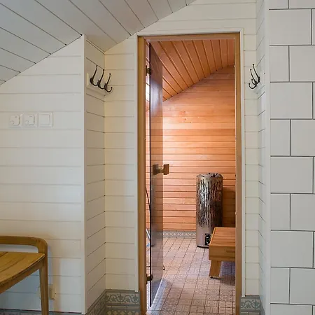 Koivulan Kartano Bed & Breakfast 2*